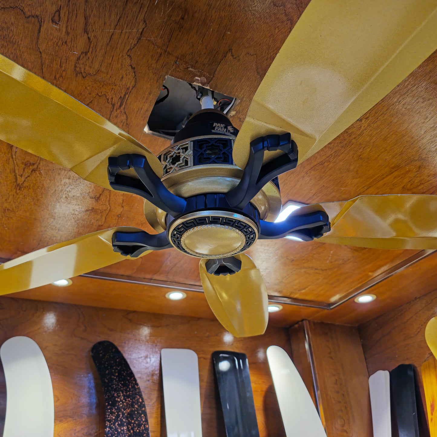 56" Inch 5 Blades inverter Remote Control   fan